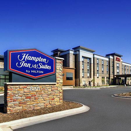 Hampton Inn & Suites Milwaukee West West Allis Exterior photo
