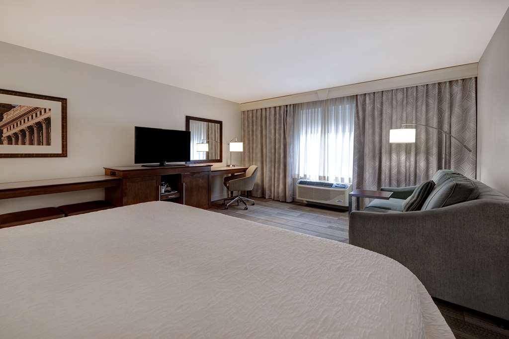 Hampton Inn & Suites Milwaukee West West Allis Room photo